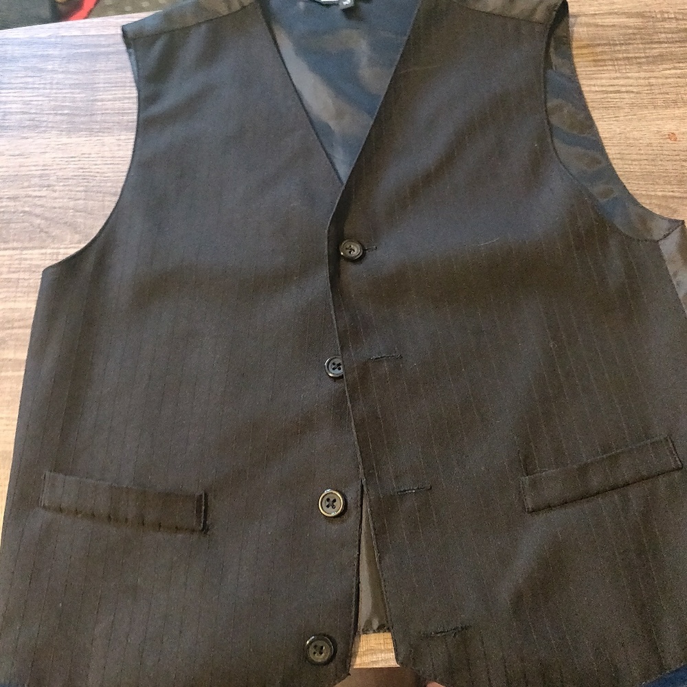 Vest - Picture 3 of 3